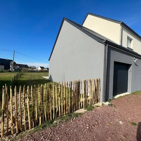Contemporaine Pres Des Plages Du Cotentin