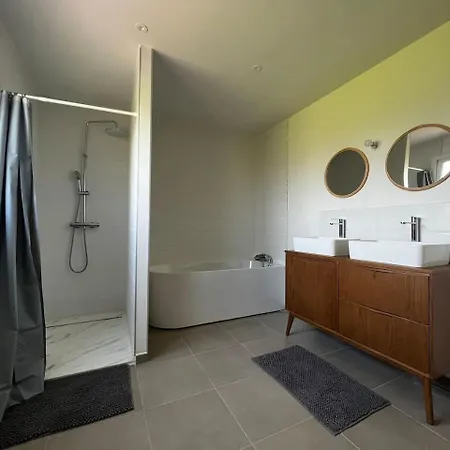 Contemporaine Pres Des Plages Du Cotentin * Saint-Germain-sur-Ay