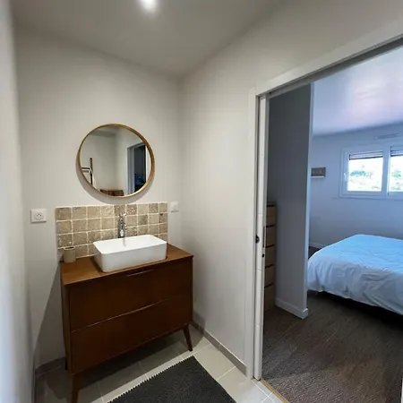 Contemporaine Pres Des Plages Du Cotentin *