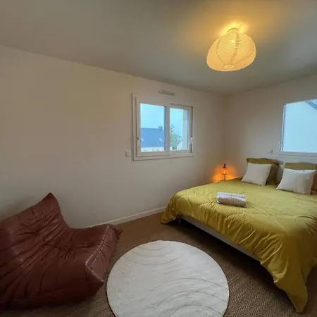 Contemporaine Pres Des Plages Du Cotentin *