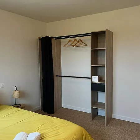 Contemporaine Pres Des Plages Du Cotentin