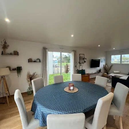 Contemporaine Pres Des Plages Du Cotentin